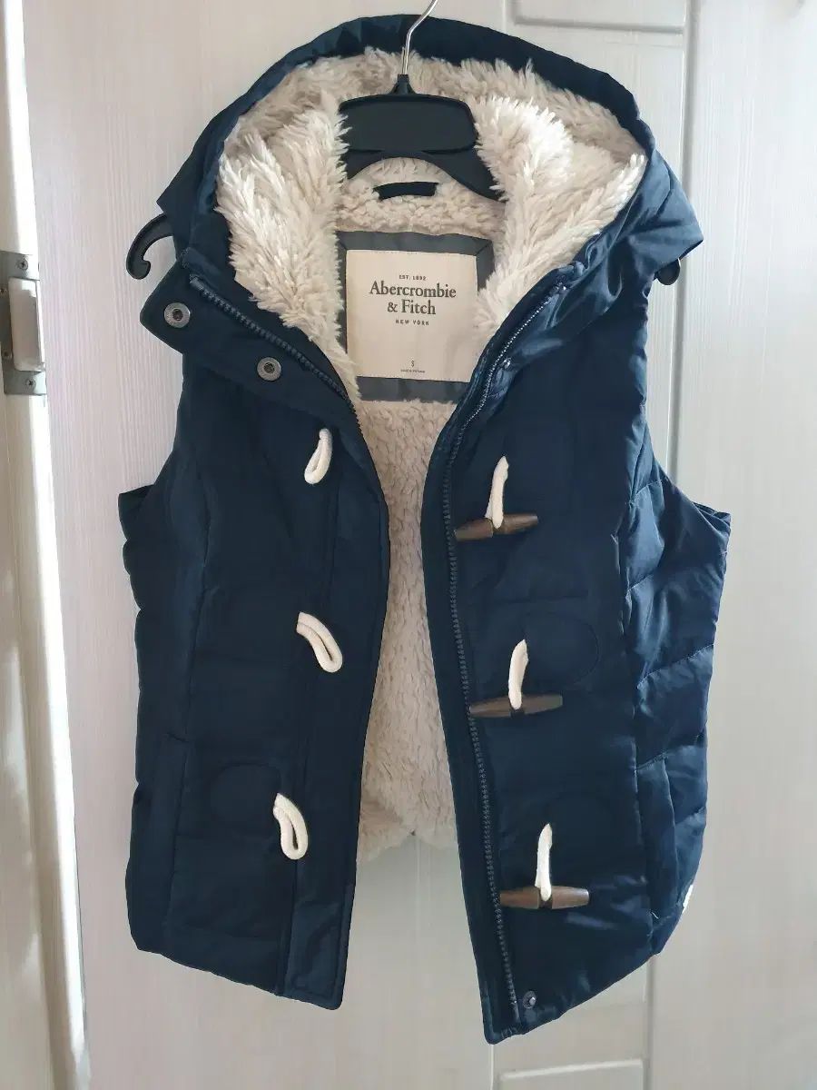 アバクロンビー ダウン BEST ベスト S ネイビー トグルボタン