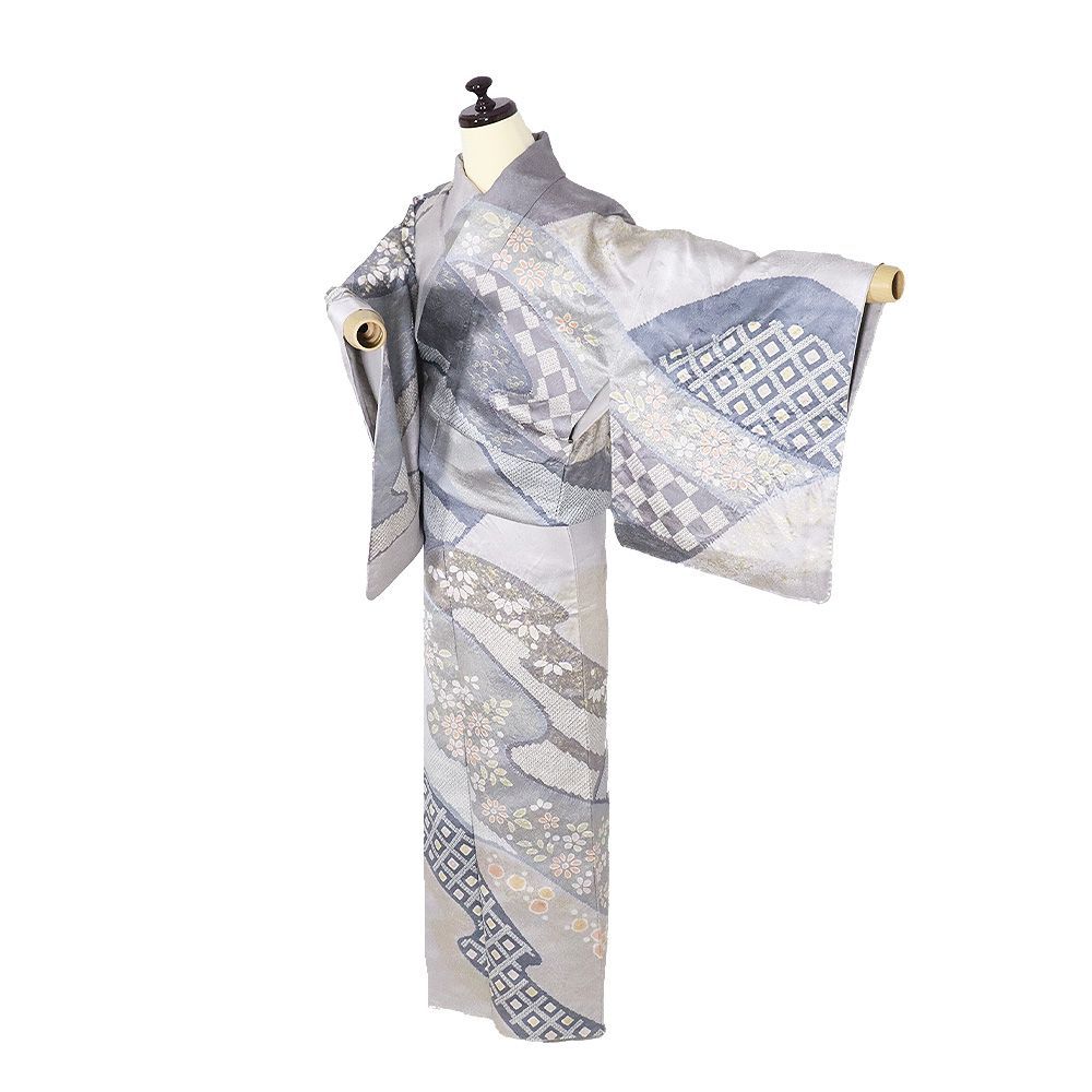 絞り訪問着 袷 正絹 薄グレー グレー グレー紫 絞り 花流水 菱文 菊 梅 笹 鹿の子 金箔 小菊 Lサイズ ki 31466