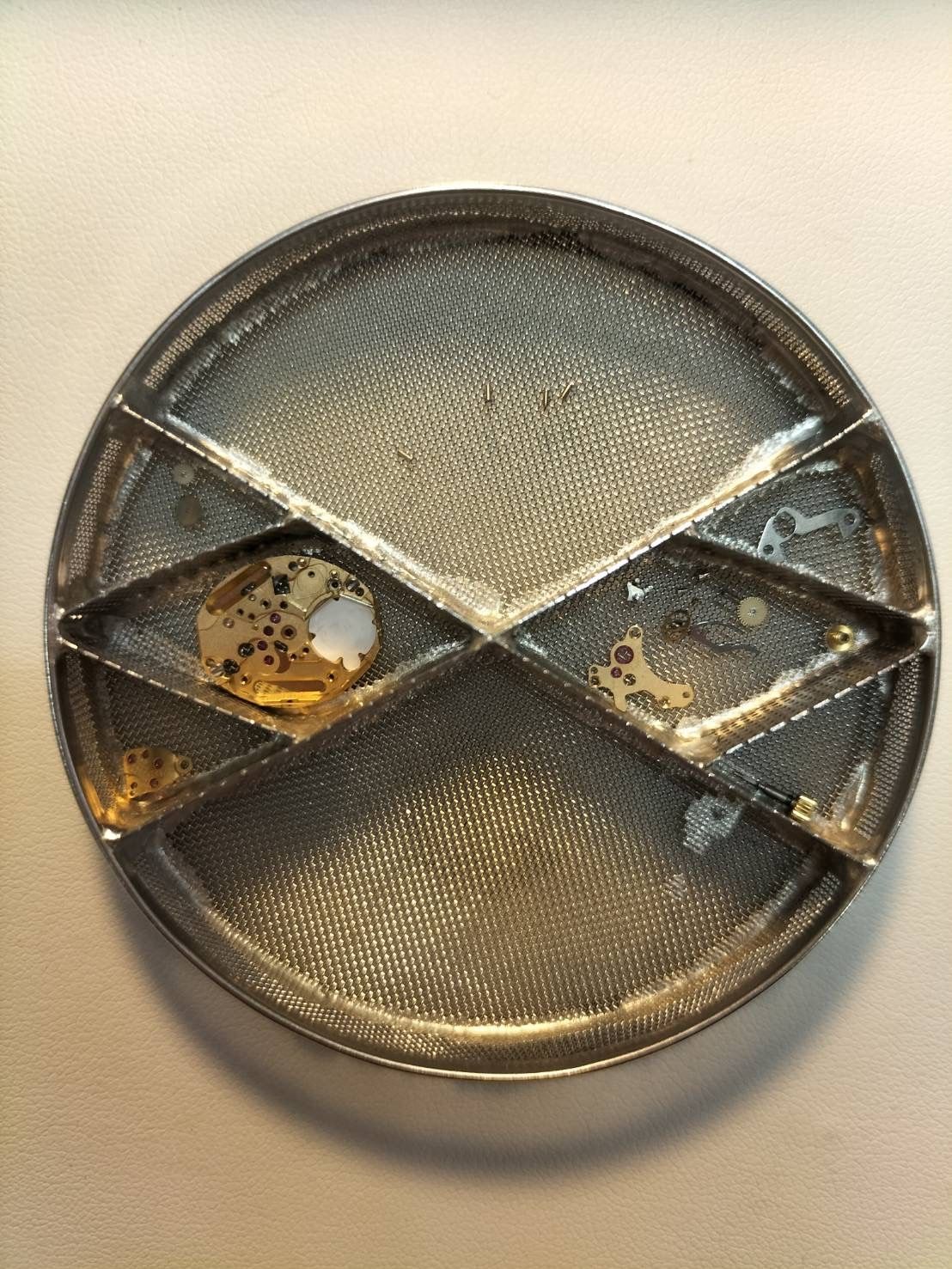 595.0069 クォーツ