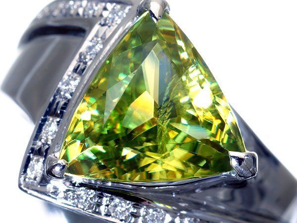 ジュエリー 上品 超大粒 上天然グリーンスフェーン4.50 ct＆ 上ダイヤ0.13 ct 超 Pt 900リング h 8110 imm