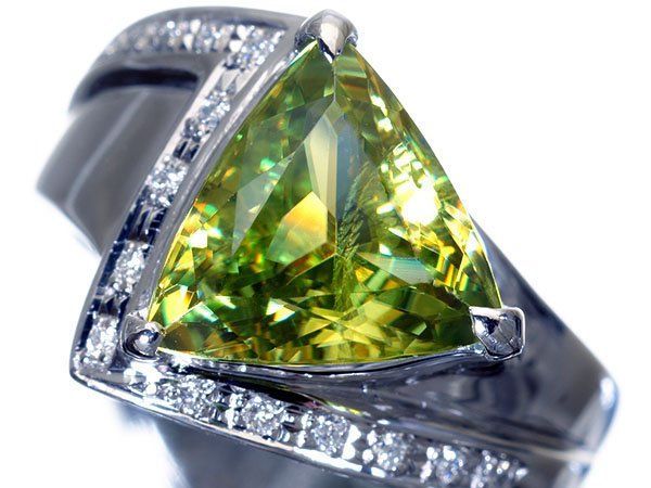 ジュエリー 上品 超大粒 上天然グリーンスフェーン4.50 ct＆ 上ダイヤ0.13 ct 超 Pt 900リング h 8110 imm