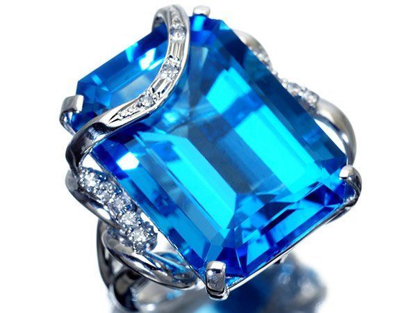 ジュエリー 上スイスブルー煌く