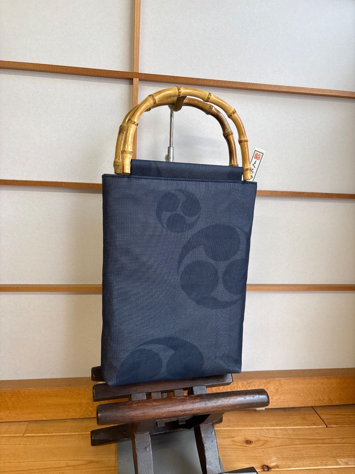 バンブー手提げ 絽掛け三つ巴紺系 合切袋 和装バッグ お祭り お神輿