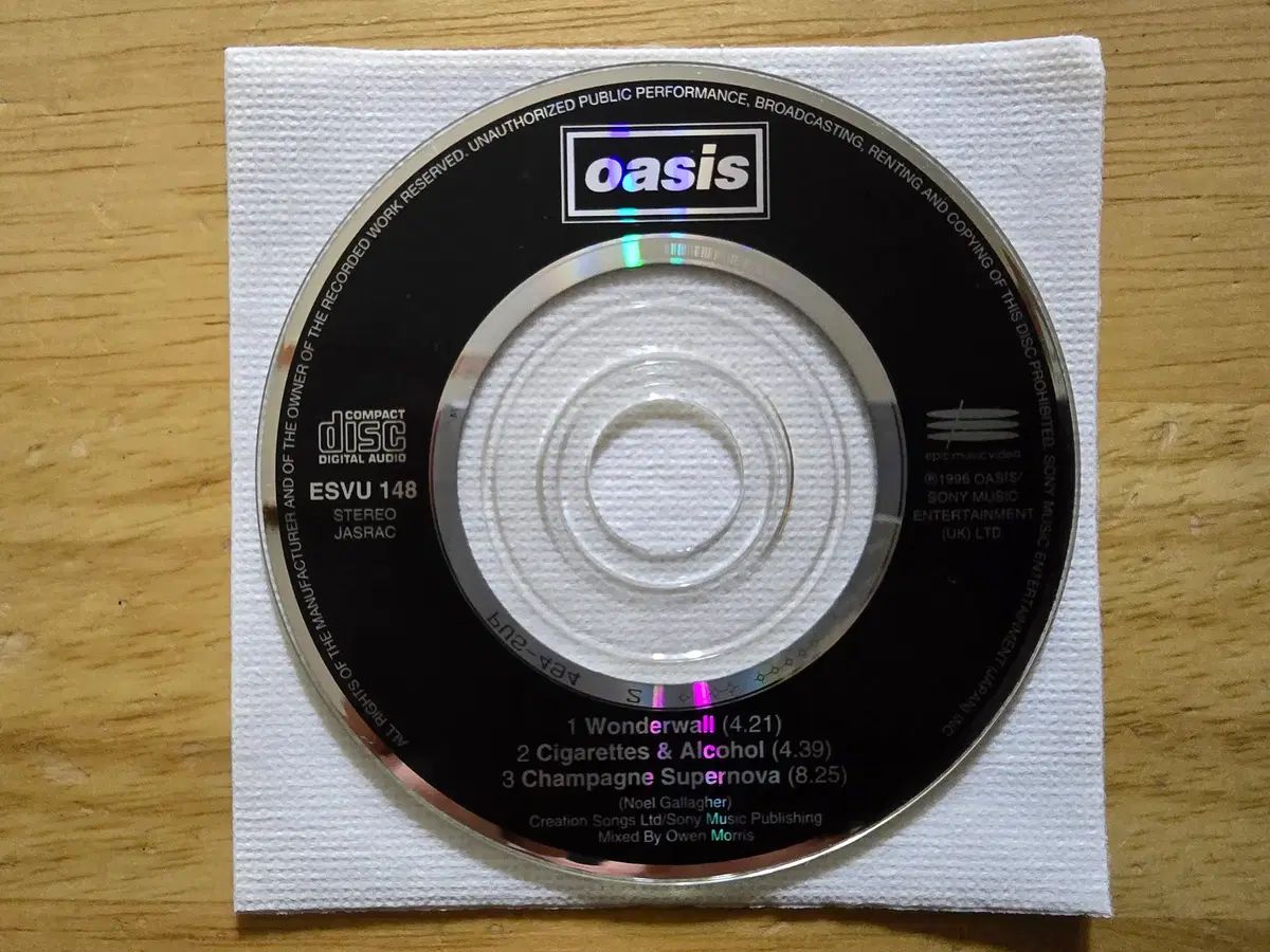  VHS oasis オアシス ー There And Then 8 cm CD その他 楽器 機材