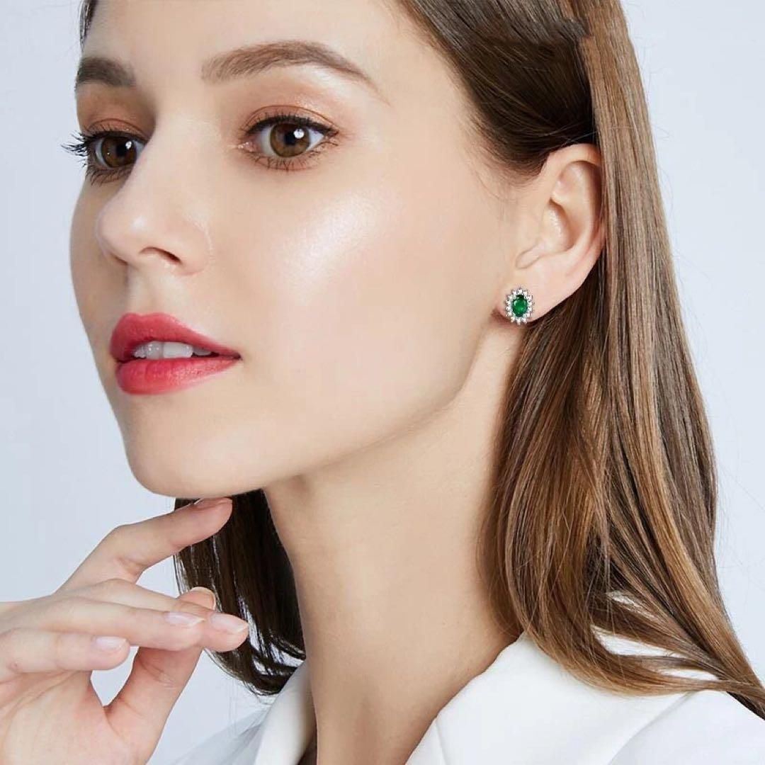 B58 豪華！エメラルドのピアス B58 豪華！エメラルドのピアス - メルカリ