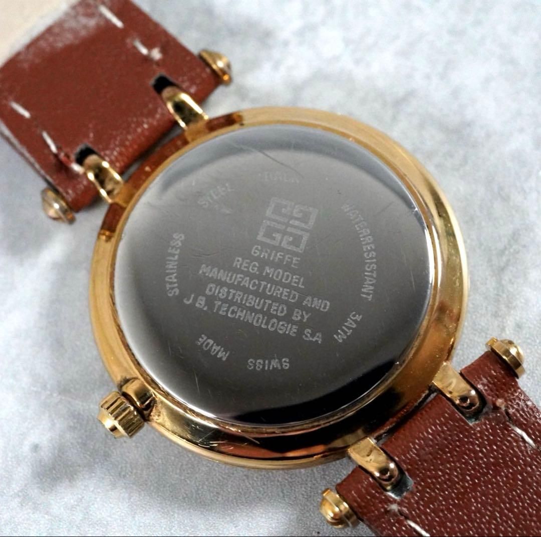 美品 GIVENCHY ラウンド スイス製 腕時計 電池新品 クォーツ 美品 GIVENCHY ラウンド スイス製 腕時計 電池新品 クォーツ 美品