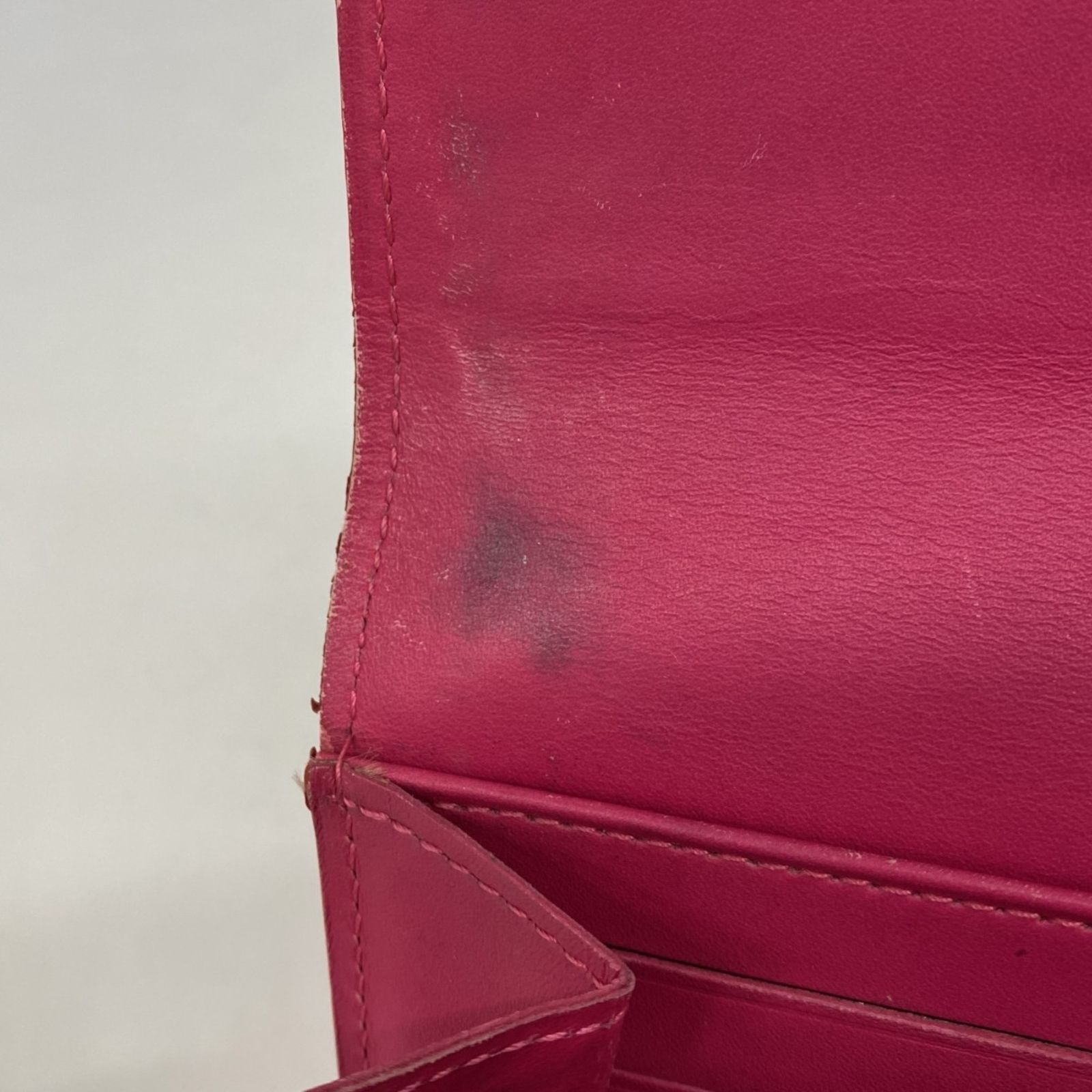 ヴェルニ ポルトフォイユサラ