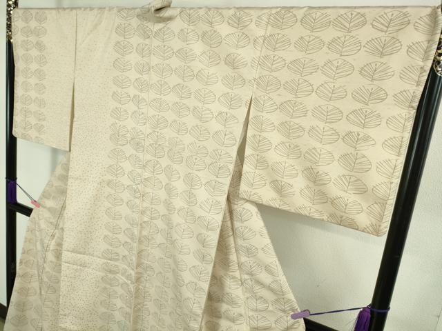  上 石川県指定無形文化財 牛首紬 白山工房 手織り 愛川流 葉並べ 薄卵色地 kh 6 紬 着物