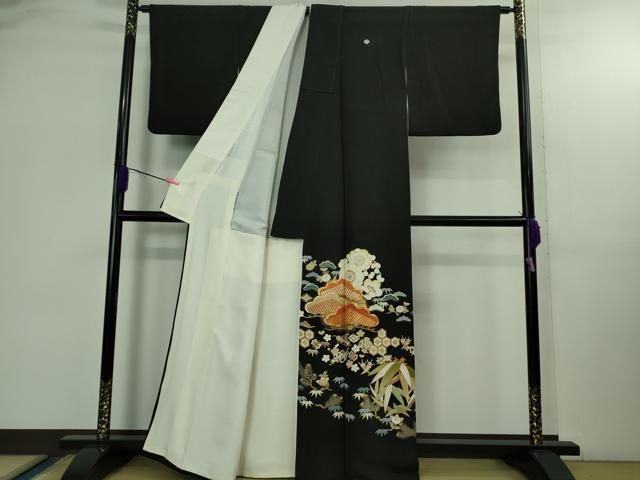 上 創業460年 千總 黒留袖 駒刺繍 松竹梅 金彩 kh 6