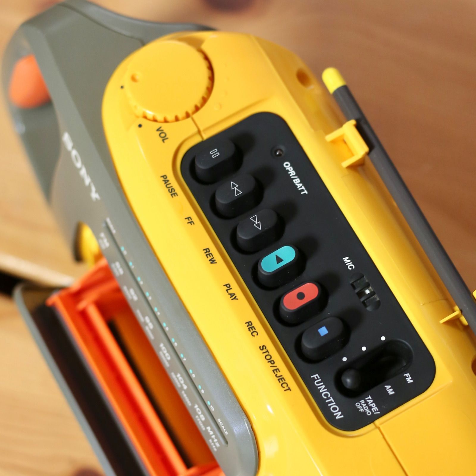 SONY SPORTS CFM-104 防滴仕様 ラジカセ ソニー スポーツシリーズ 90