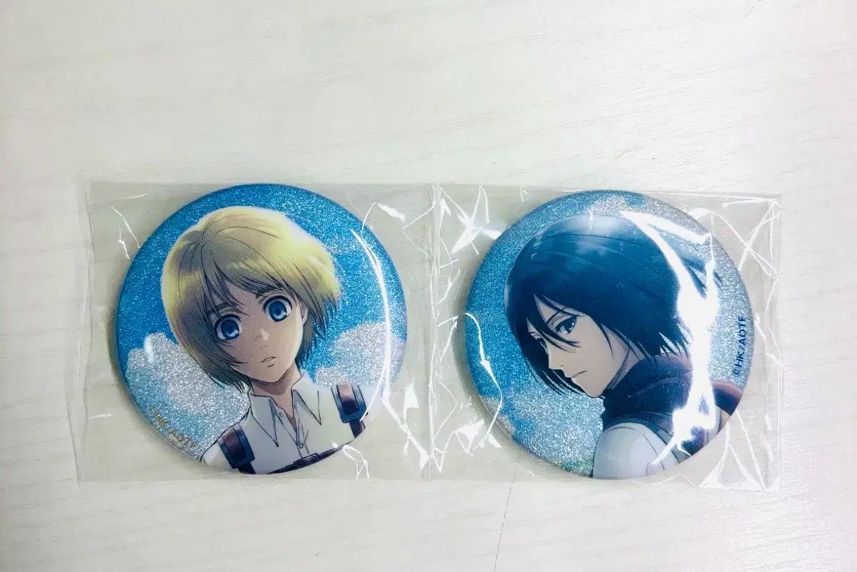 進撃の巨人 ラメキラ 缶バッジ ミカサ アルミン まとめ売り - メルカリ