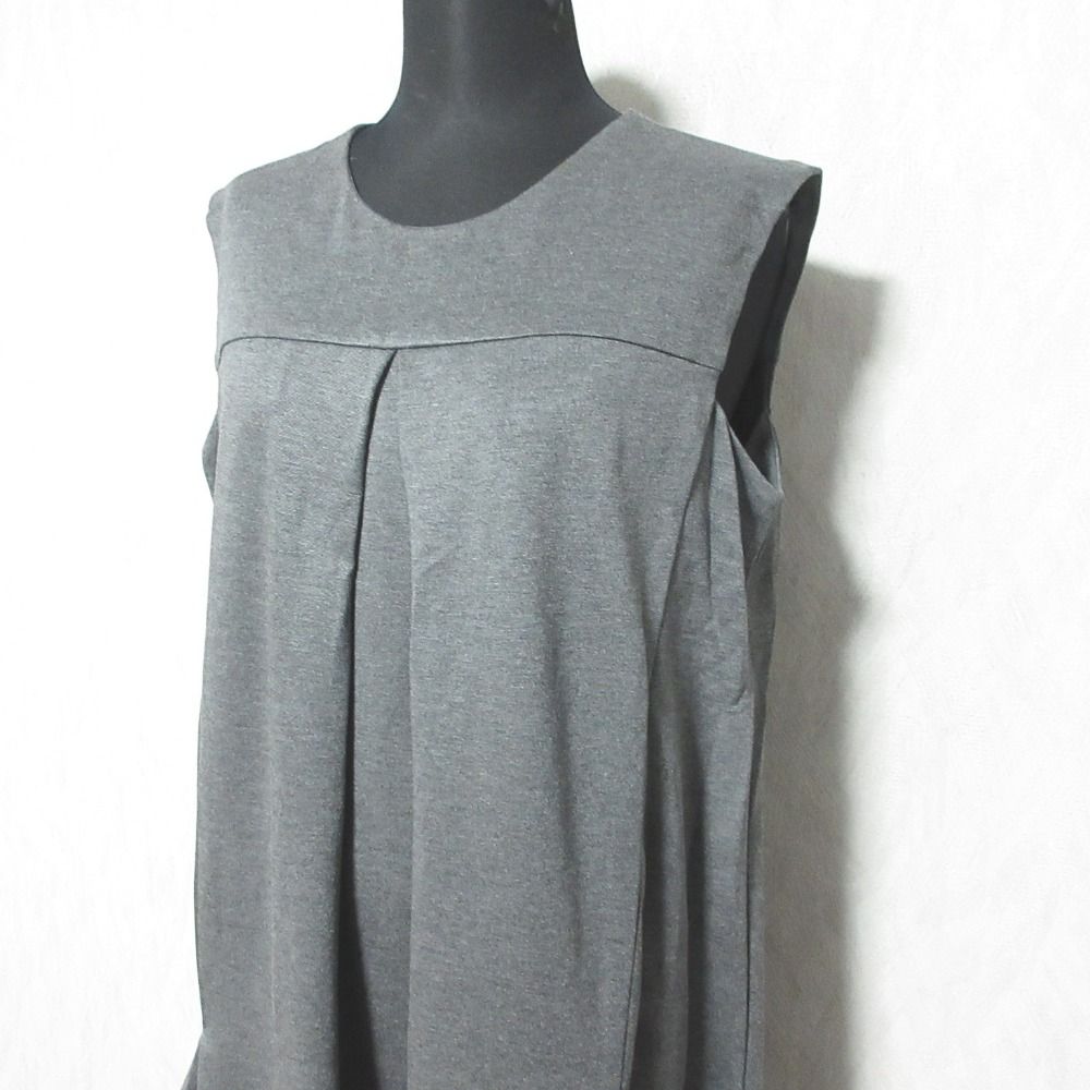未使用！FOXY ノースリーブグレー ワンピース　40 タキシード 2025年最新】フォクシー (FOXEY)グレーノースリーブワンピース 40の