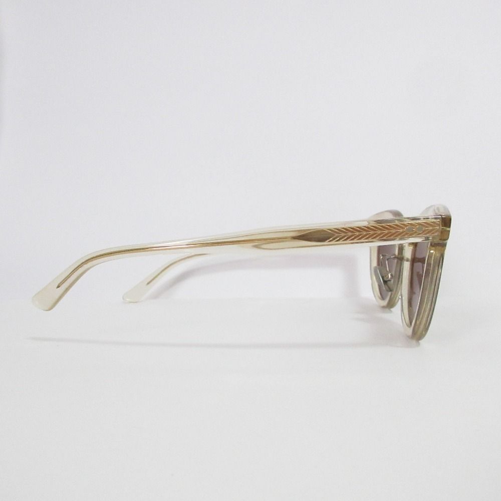 ライトブラウンレンズ