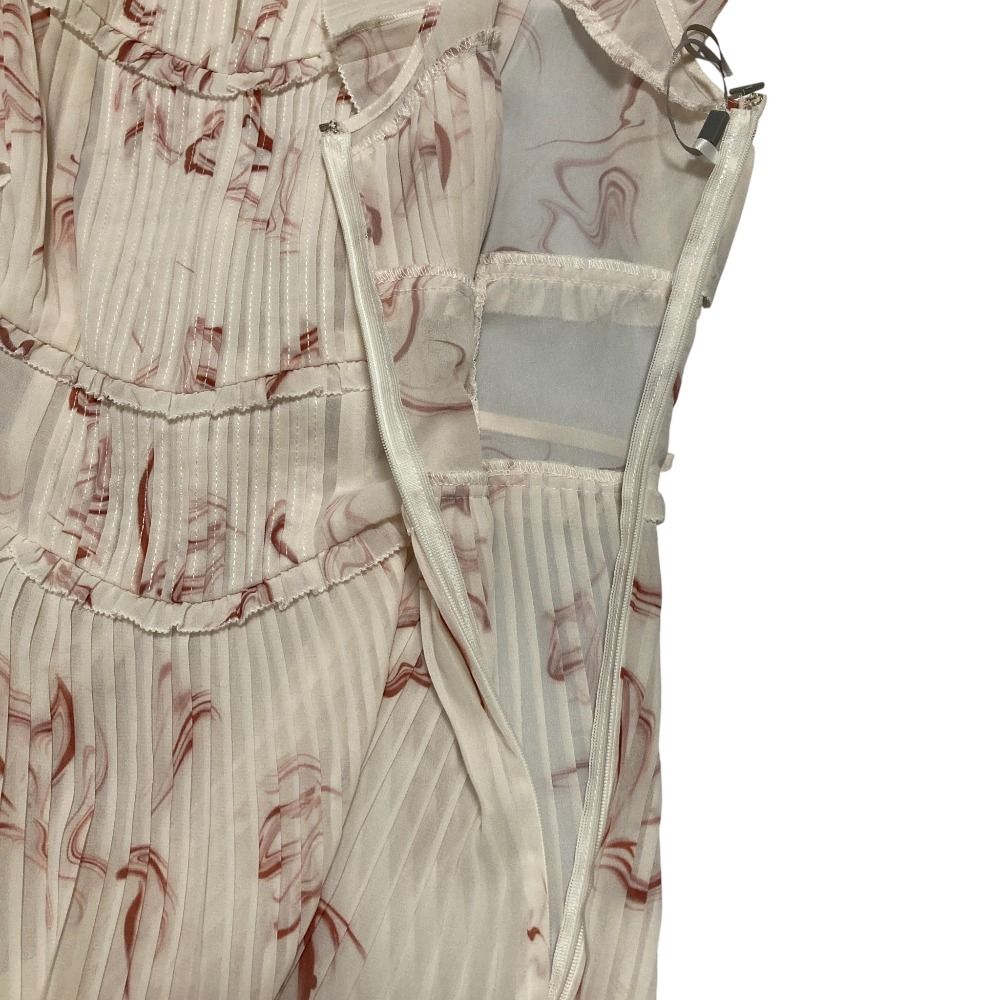 ピンクベージュ