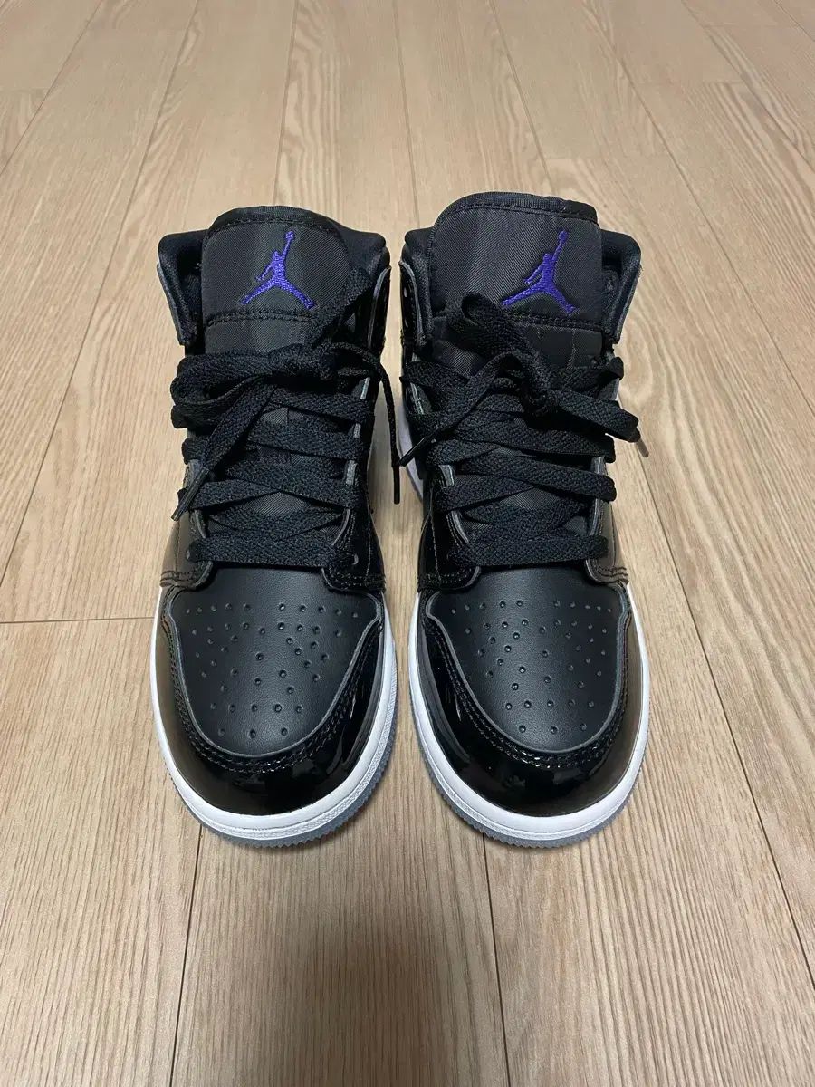 NIKE ナイキ エア ジョーダン 1 ミッド ブラック 230 mm