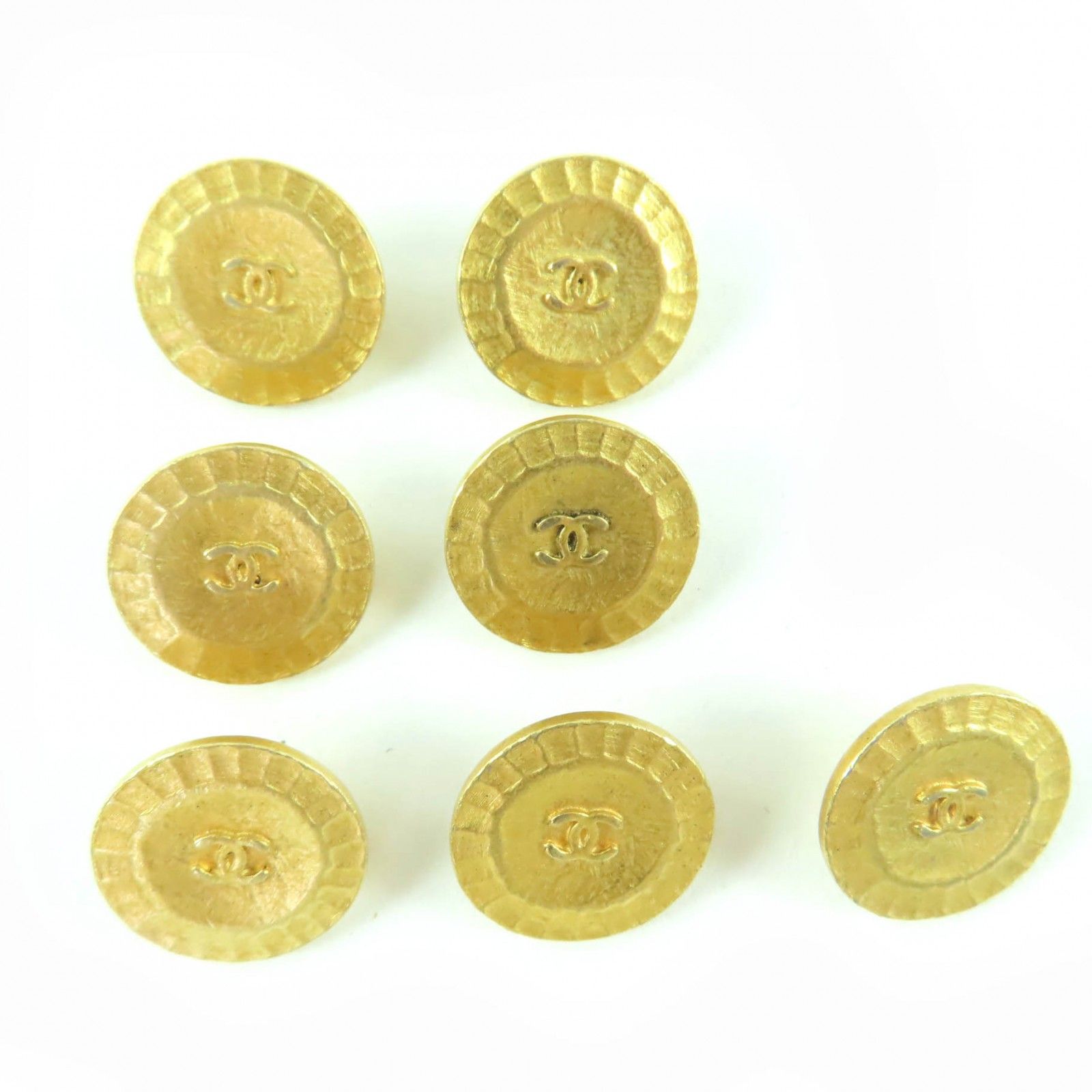 美品◎CHANEL シャネル セーター ココマーク 金ボタン 90sヴィンテージ CHANEL（シャネル） 良品 ヴィンテージ ココマーク金ボタン ニット