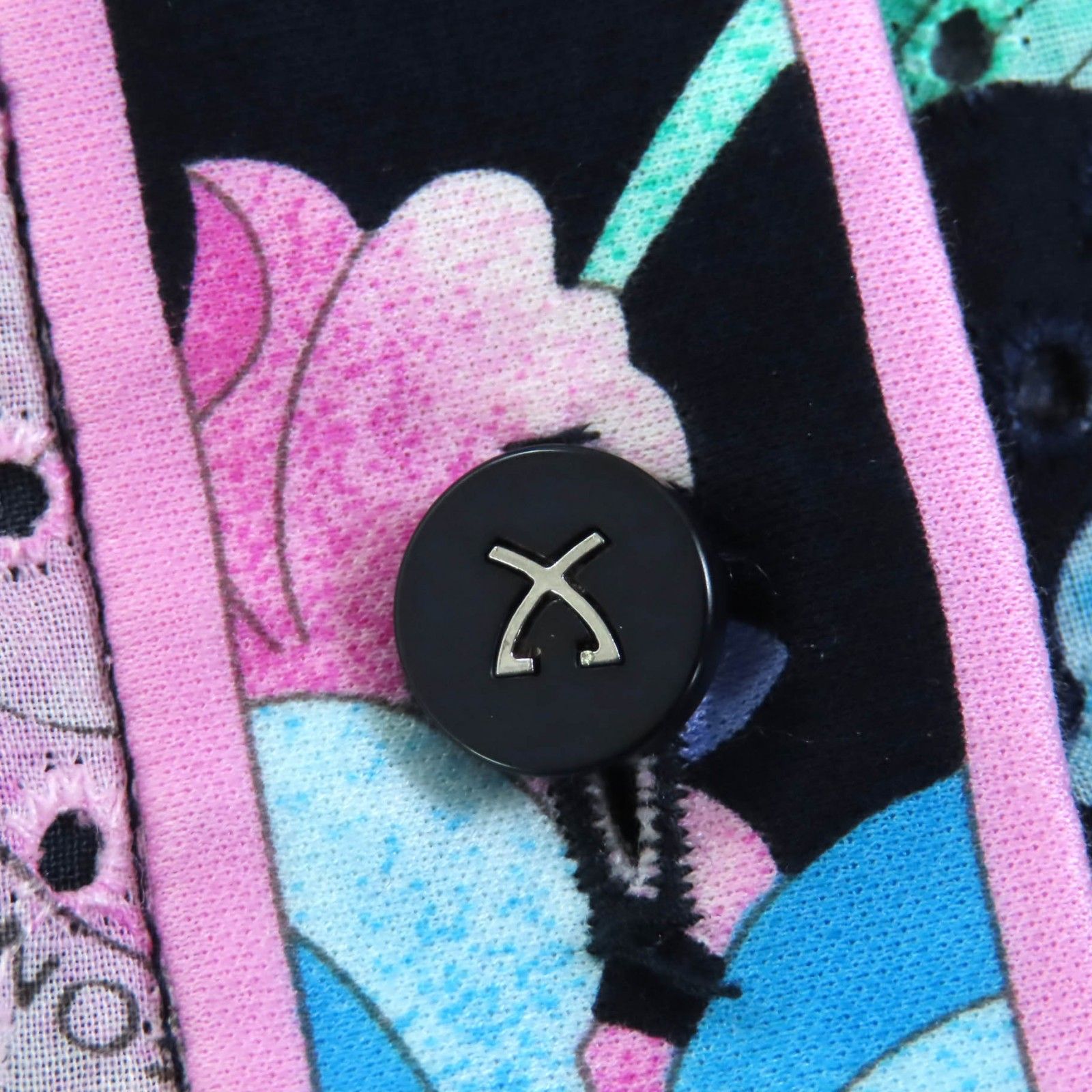 美品◇LEONARD レオナール 0330812 コットン100％ ロゴボタン付き