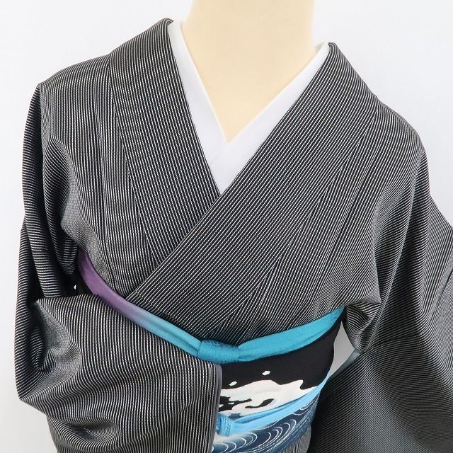 ❁tomihisa❁新品 縦縞 モノトーン 着物“粋なお召に縞を引く今も昔も