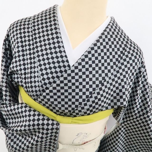 ❁tomihisa❁新品 斉藤三才 落款 ダイヤ柄 着物“モノトーンの誘惑…あり