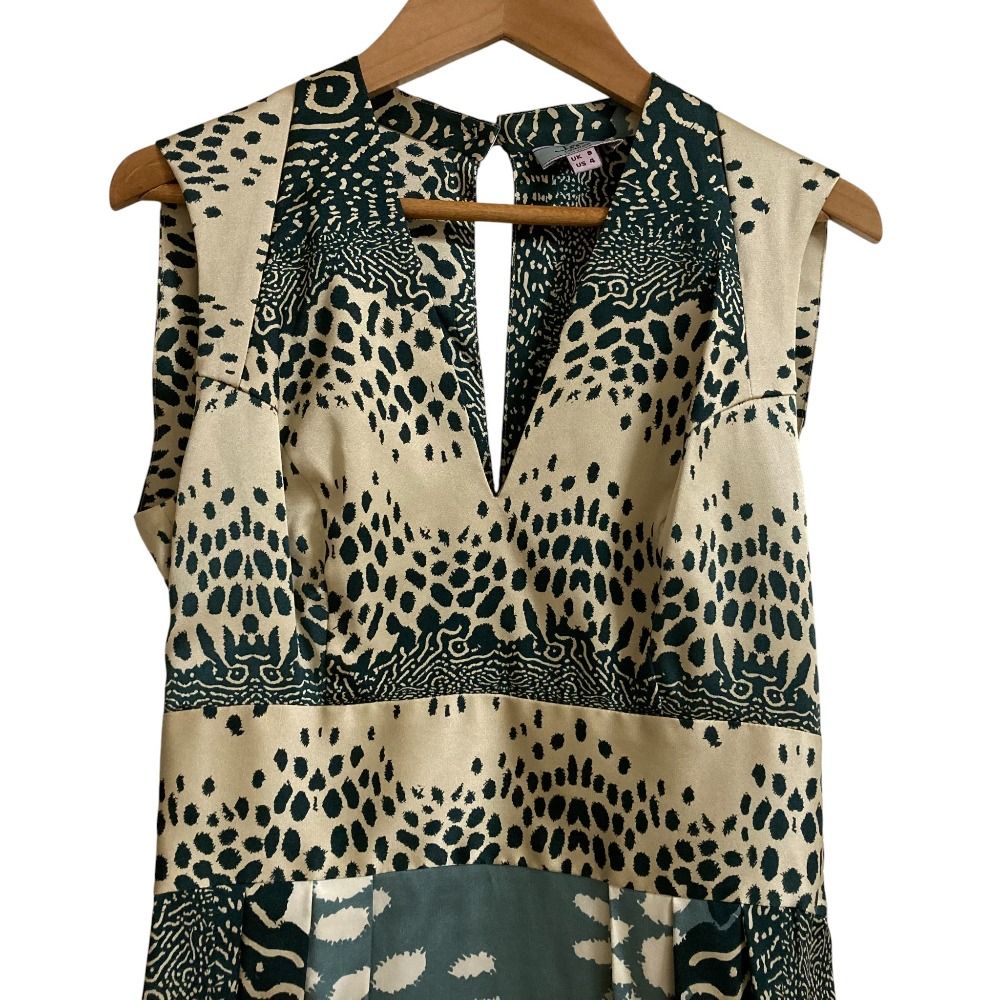 専用高級Issa LONDONワンピース シルク100 高級Issa LONDONワンピース シルク100