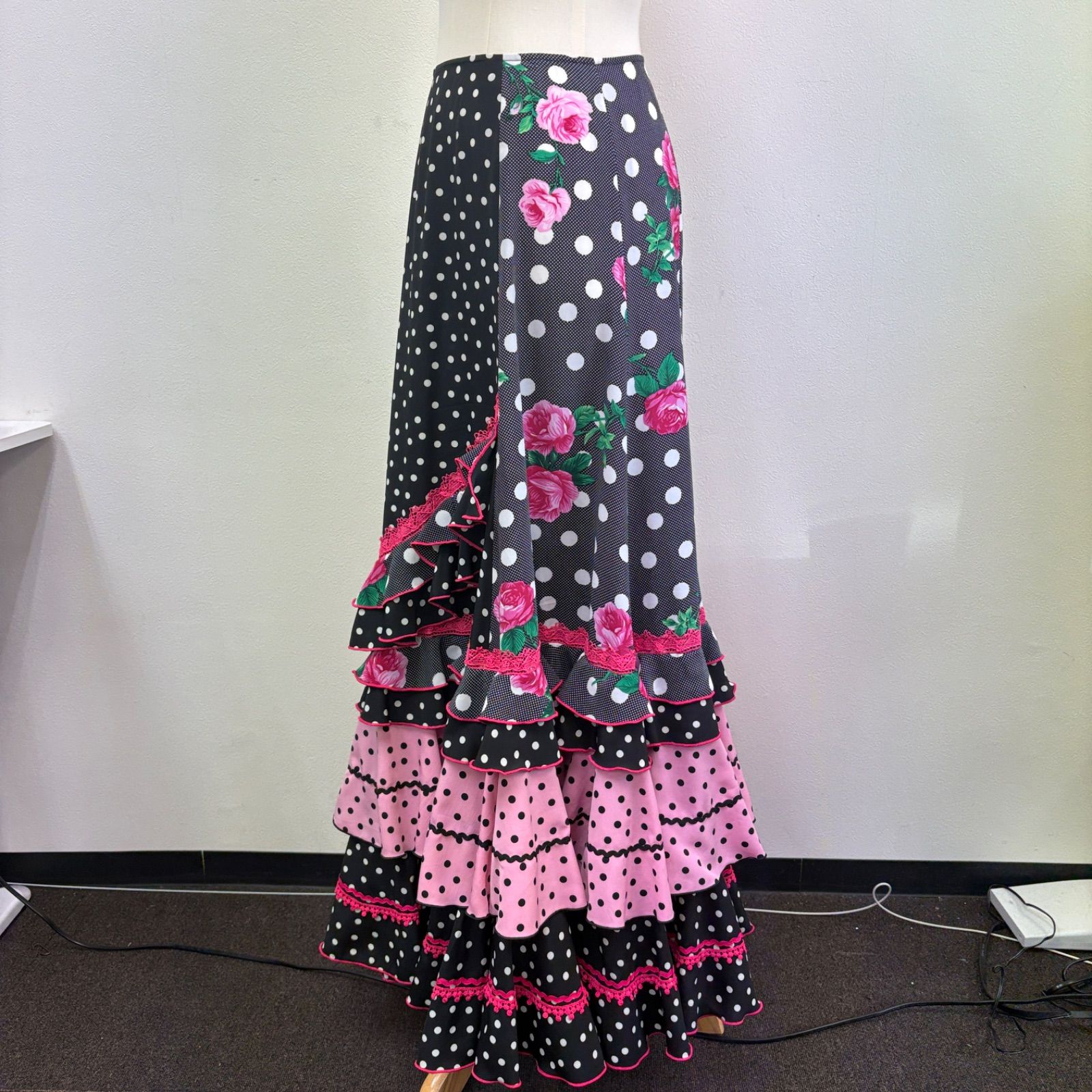 ソニアジョーンズ】フラメンコ衣装 スカート ファルダ ブラック ピンク