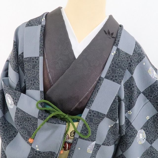 ❁tomihisa❁新品 兎 市松 着物 正絹 紐付“愛らしくも大人びて…面影