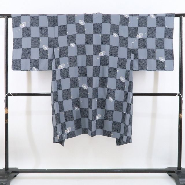 ❁tomihisa❁新品 兎 市松 着物 正絹 紐付“愛らしくも大人びて…面影