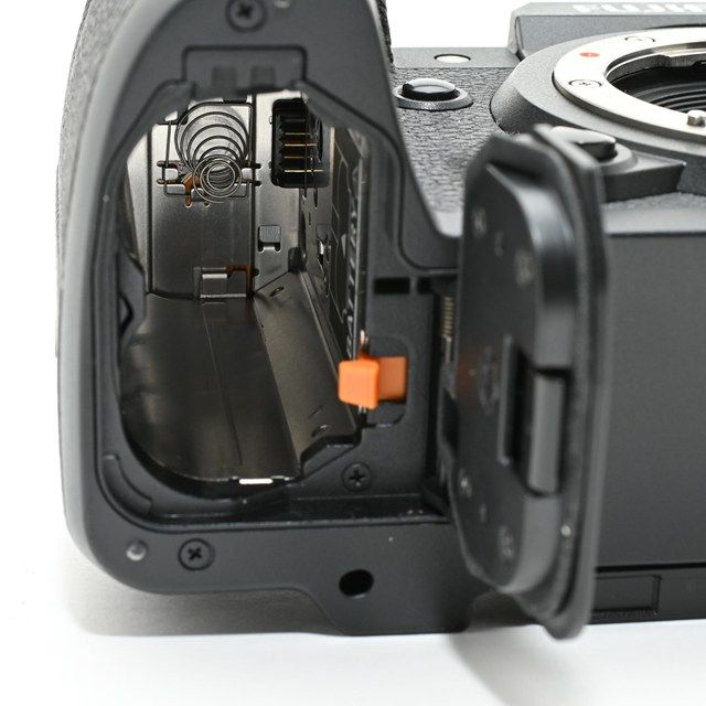  X H 2 ボディ 約4020万画素 高解像APS Cフラッグシップ機 高速AF 8 K動画対応 シャッター数16 の良コンディション ミラーレス一眼 デジタルカメラ