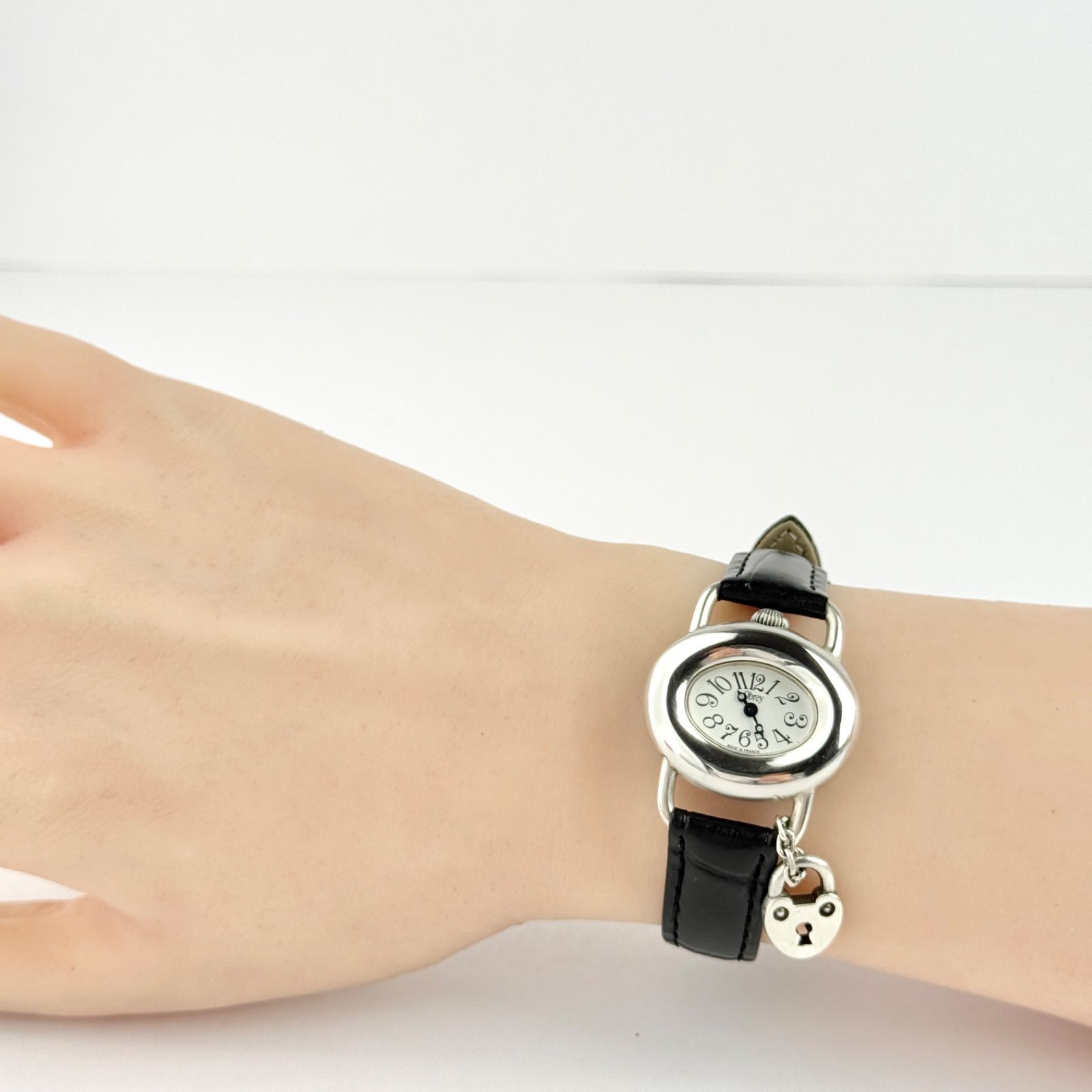 オブレイ ソリッドシルバー 南京錠チャーム付き ベルト 電池 730