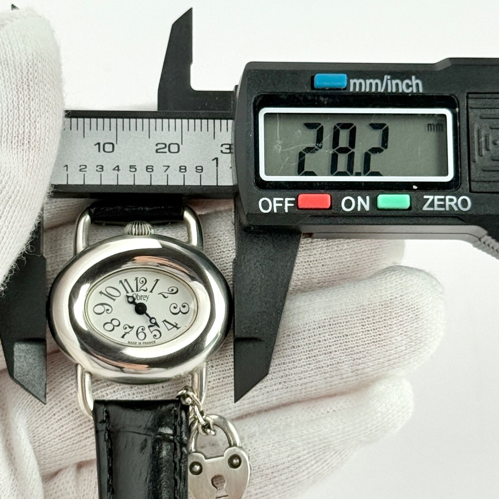 南京錠チャーム付き