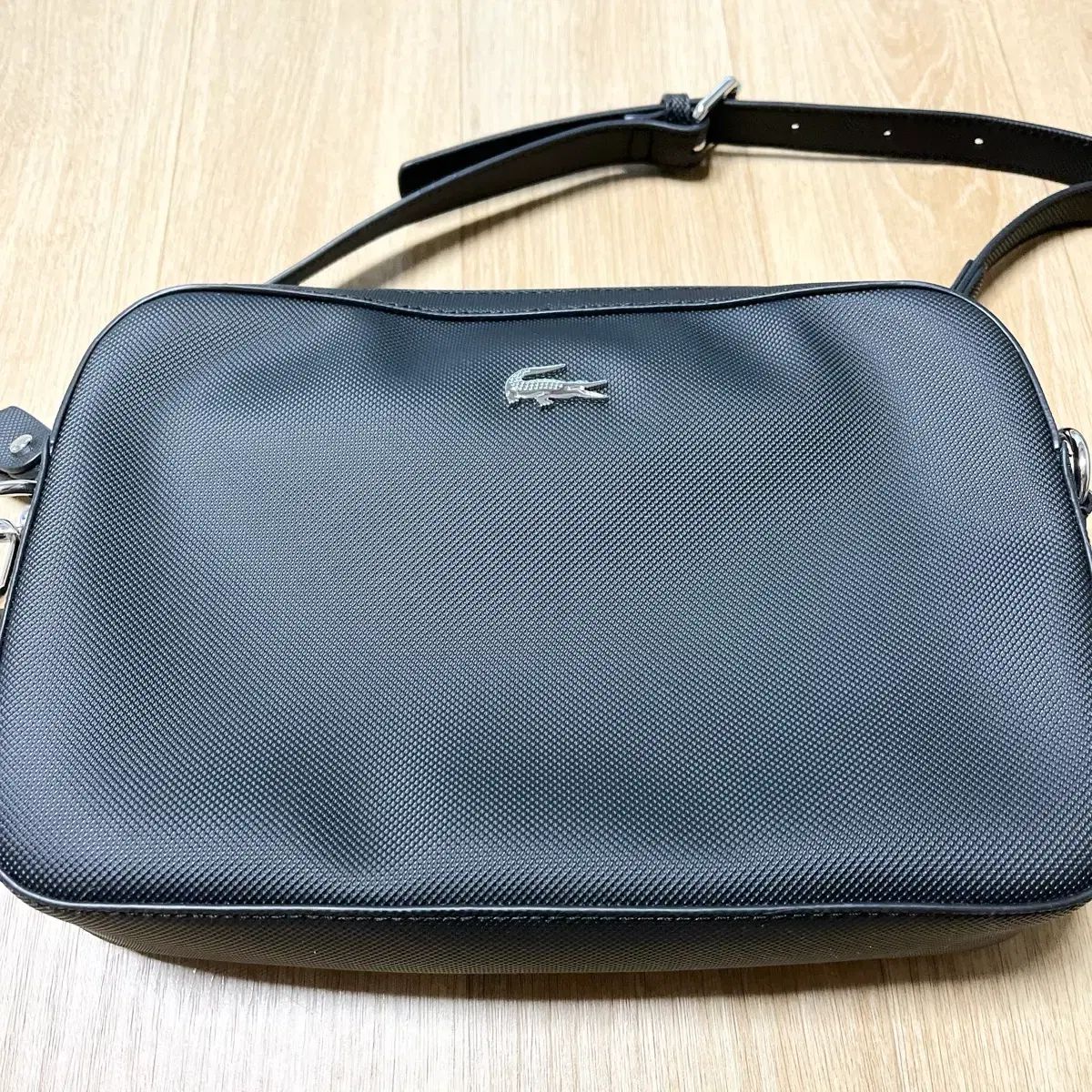 LACOSTE ラコステ クロスバック バッグ ブラック