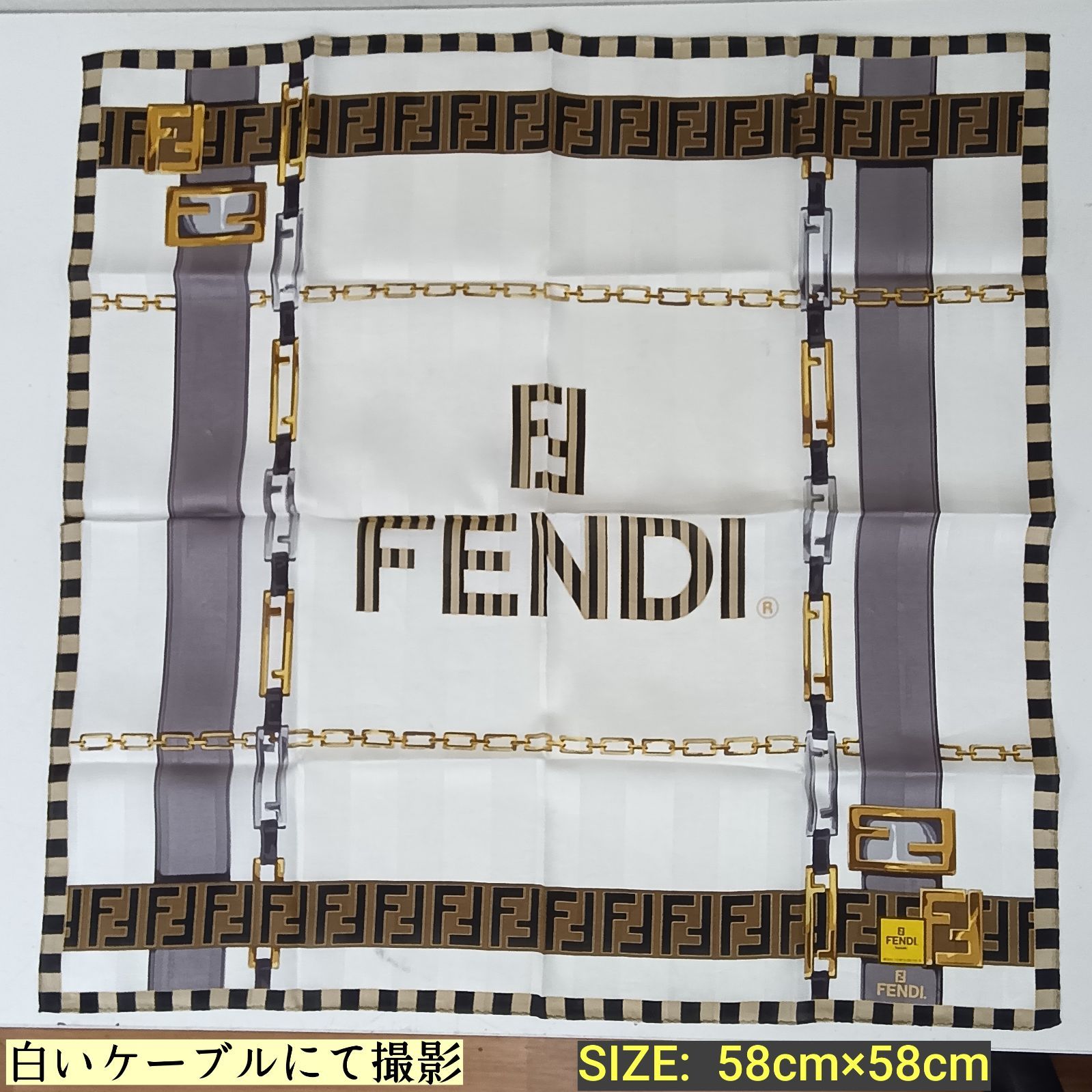 未使用品（少々訳あり ）🔶FENDI ／ フェンディ ハンカチ ／ ベルト柄