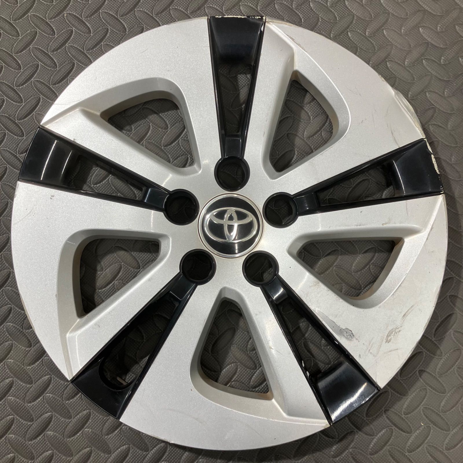 トヨタ プリウス 50系 前期 ホイールキャップ ホイールカバー 純正 