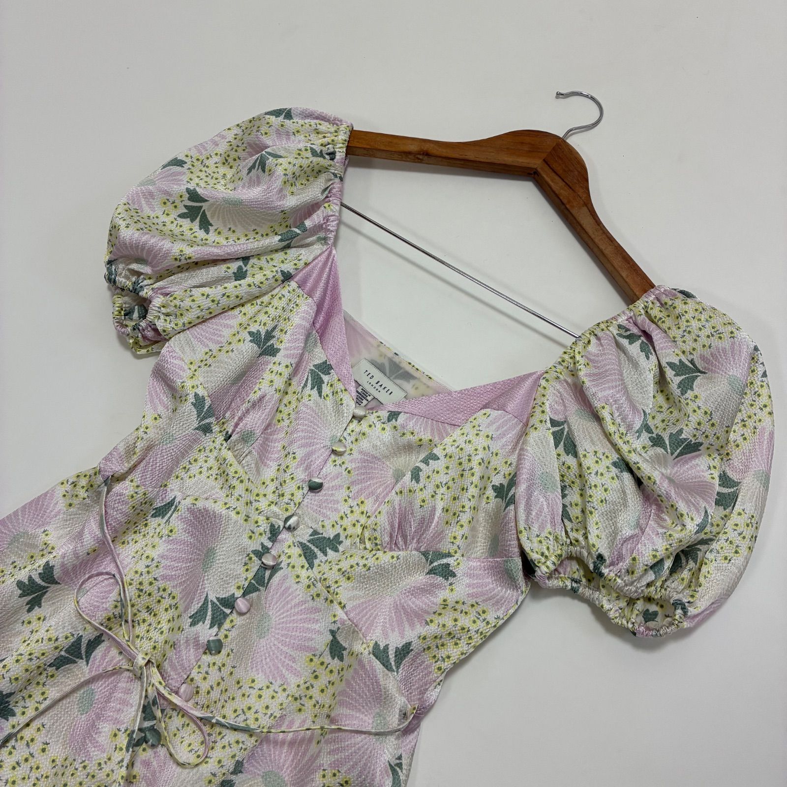 テッドベーカー Ledaah