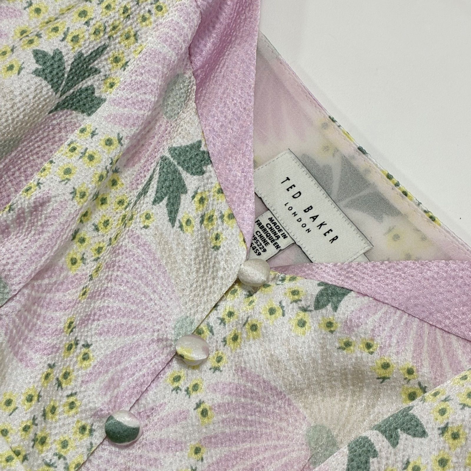 テッドベーカー