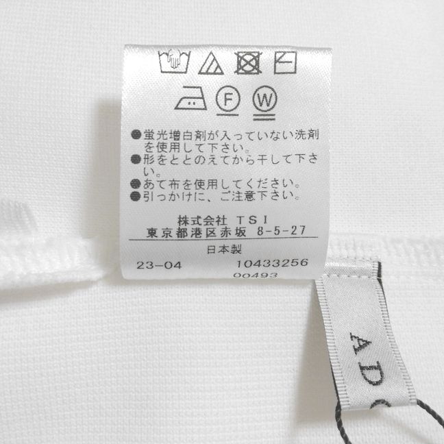 白 クルーネック