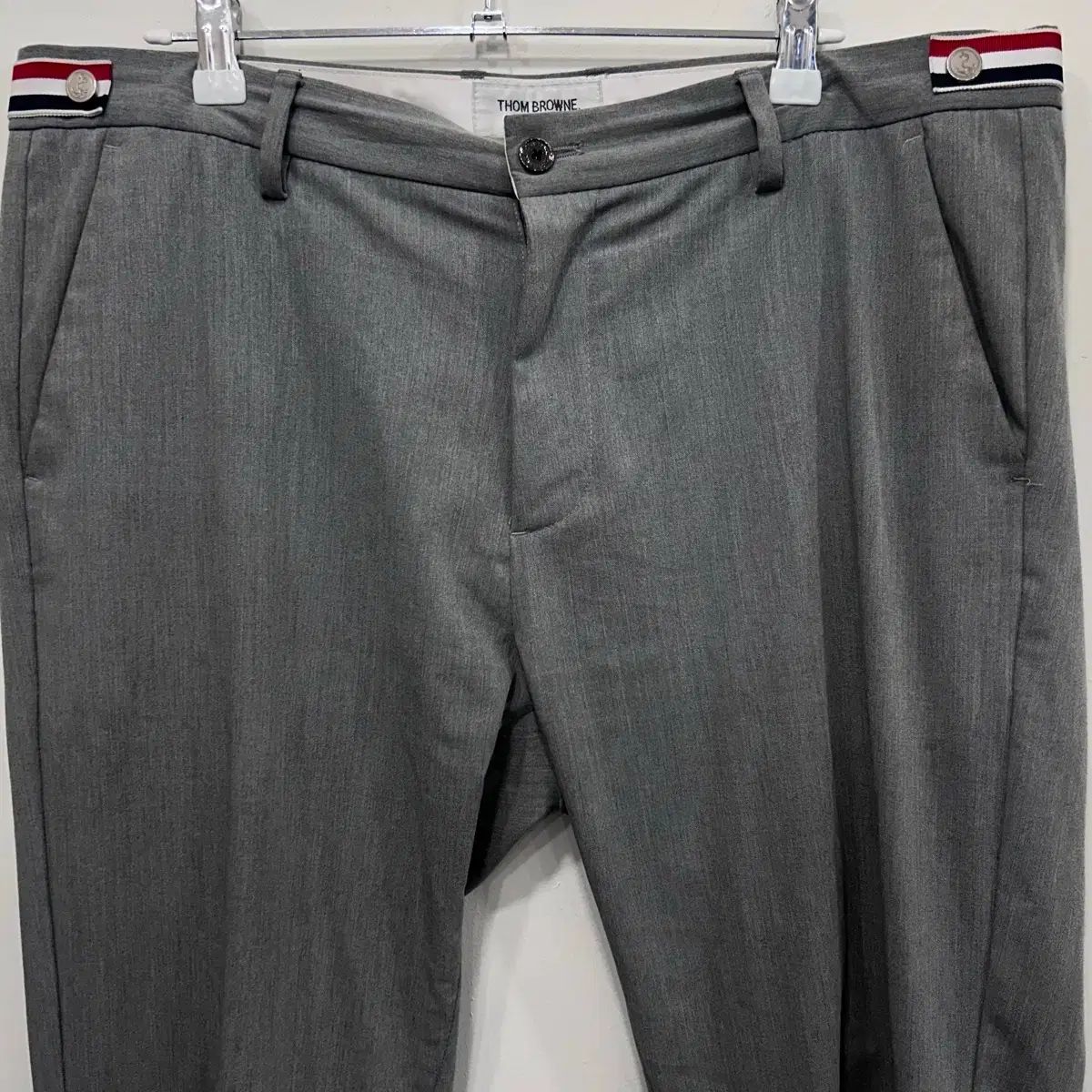 トム・ブラウン 3本線 ストレートフィット スーツ スラックス - メルカリ