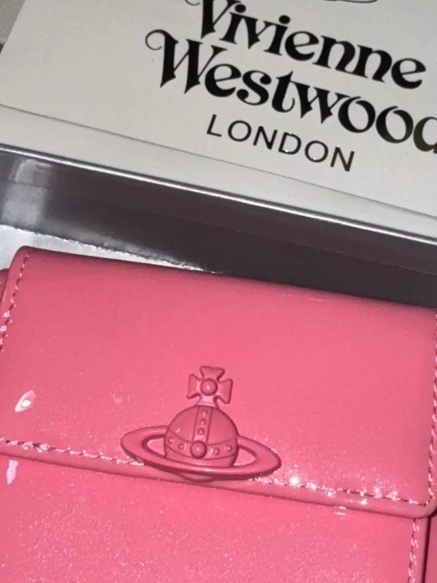 Vivienne Westwood ヴィヴィアン ウエストウッド ピンク パテント 二つ折り財布