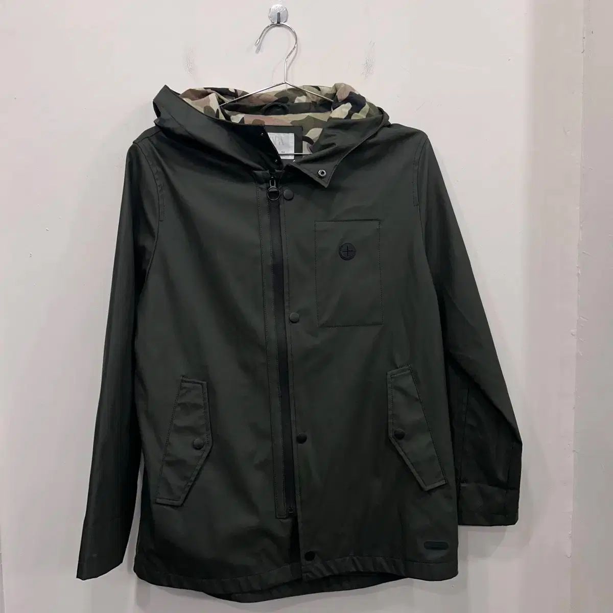 ZARA キッズ ミリタリー グロシー フード ウインドブレーカー
