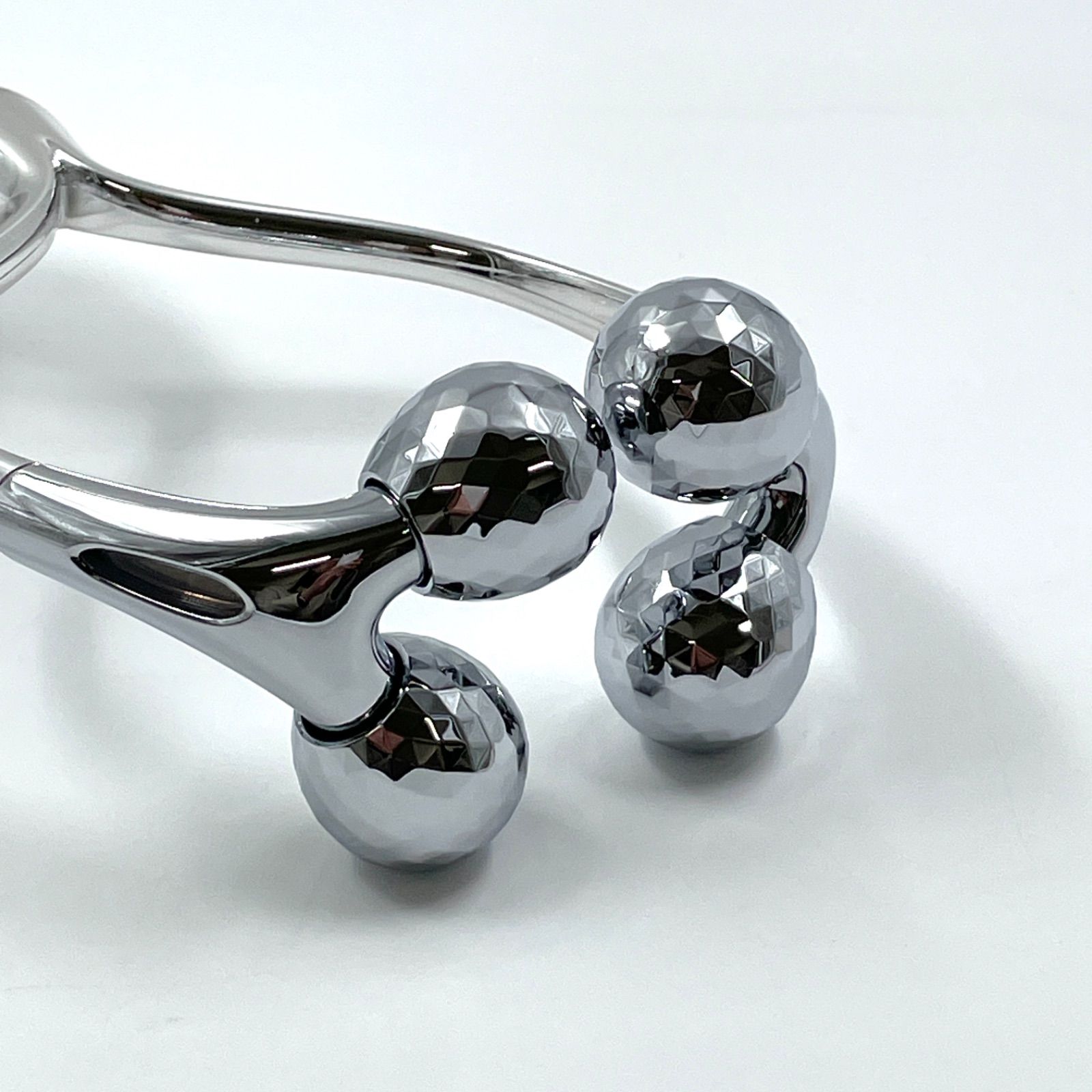 新品未使用品 ReFa 美顔ローラー RR-AK60A 専用ポーチ付き 新品未使用品 ReFa 美顔ローラー RR-AK60A 専用ポーチ付き 新品未使用