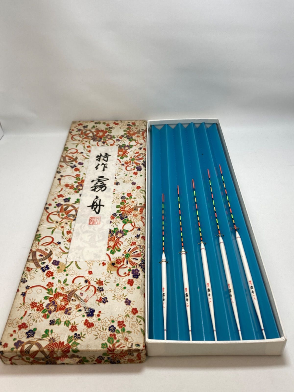 l*t様 へら浮き 39本セット 木箱入り 雪月花 駿河 など まとめ売り 泡づけ本舗 桐浮子箱 | へら鮒釣具の通販なら共栄つり具