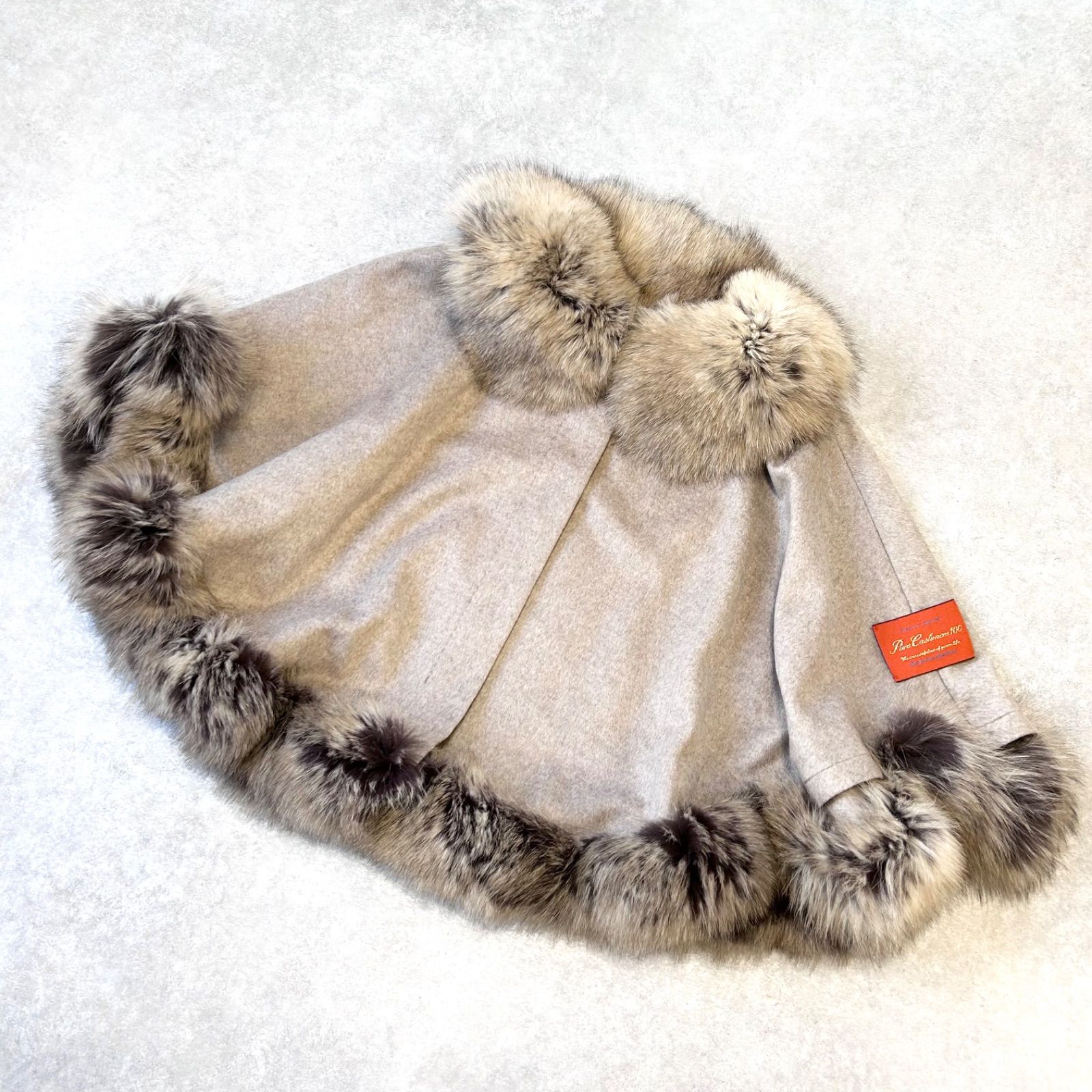 タグ付き　バルマン　ケープコート Fサイズ　ポンチョ　カシミヤ100% タグ付き バルマン ケープコート Fサイズ ポンチョ カシミヤ100