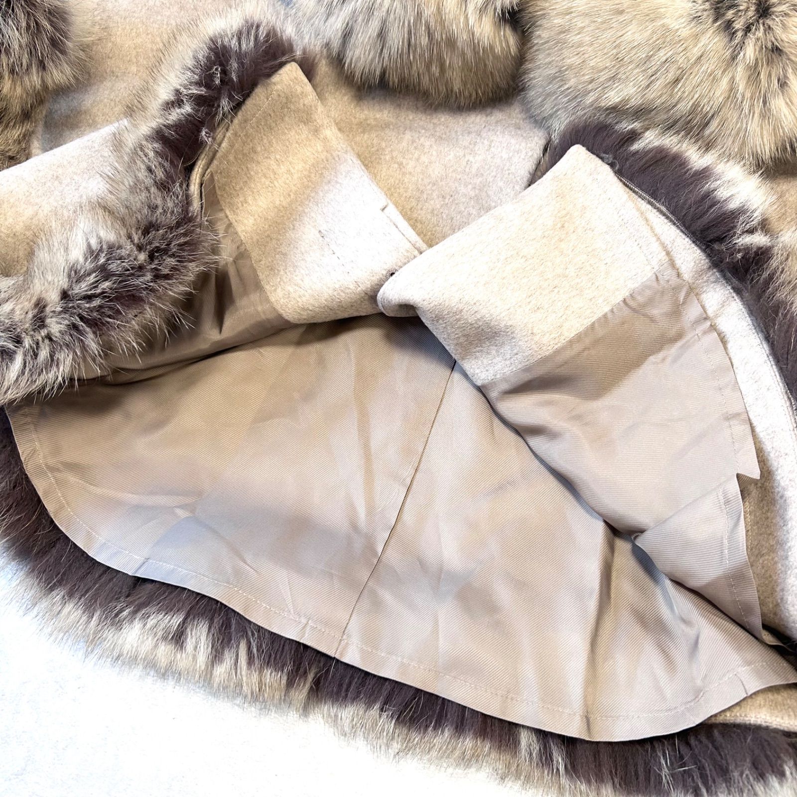 BALMAIN バルマン フォックスファー　カシミヤポンチョコート　グレー　新品 BALMAIN バルマン ピュアカシミヤ100% フォックスファー ポンチョ