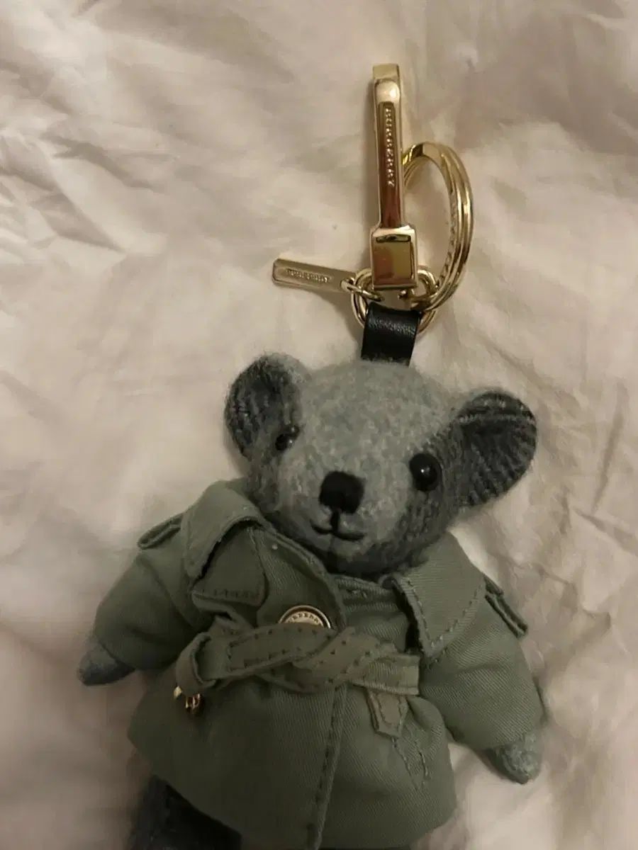 トーマスベア バーバリー BURBERRY トレンチコート キーリング Amazon.co.jp: [BURBERRY] バーバリー トーマスベア チャーム イン