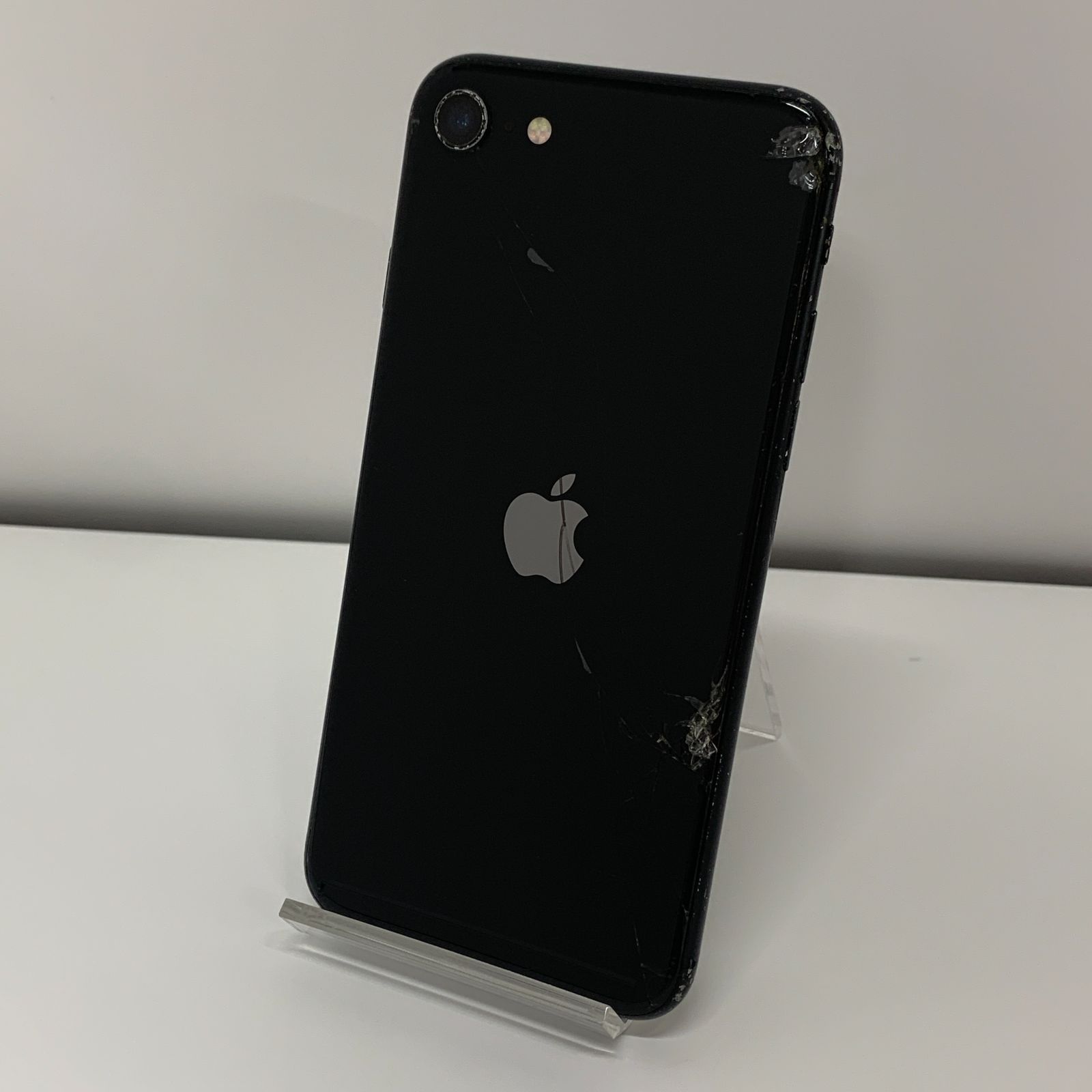 iPhone SE2 第2世代(SE2) ブラック No.E24 【ジャンク品】 - メルカリ