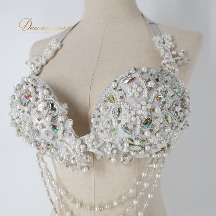 ベリーダンス オリエンタル 衣装 トップス ベルト セット シルバー系 ラインストーン ビーズ キラキラ 花 華やか 煌びやか ダンス衣装 ステージ 舞台 かわいい 銀 揺れる ゴージャス 豪華 装飾