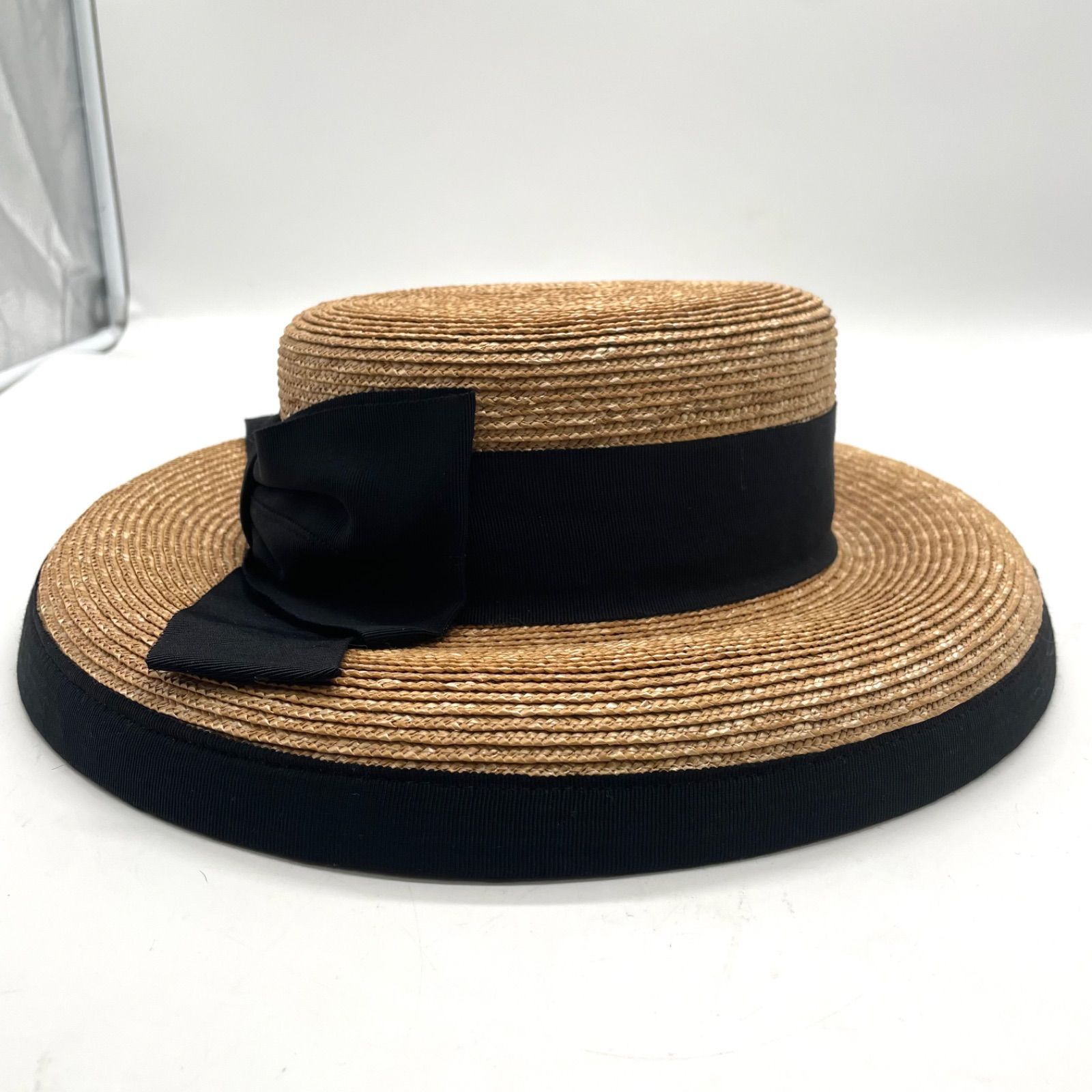 FOXEY　フォクシー　帽子　ストローハット　麦わら帽子　黒リボン　ベージュ 美品✨FOXEY フォクシー 麦わら帽子 ストローハット リボン レディース