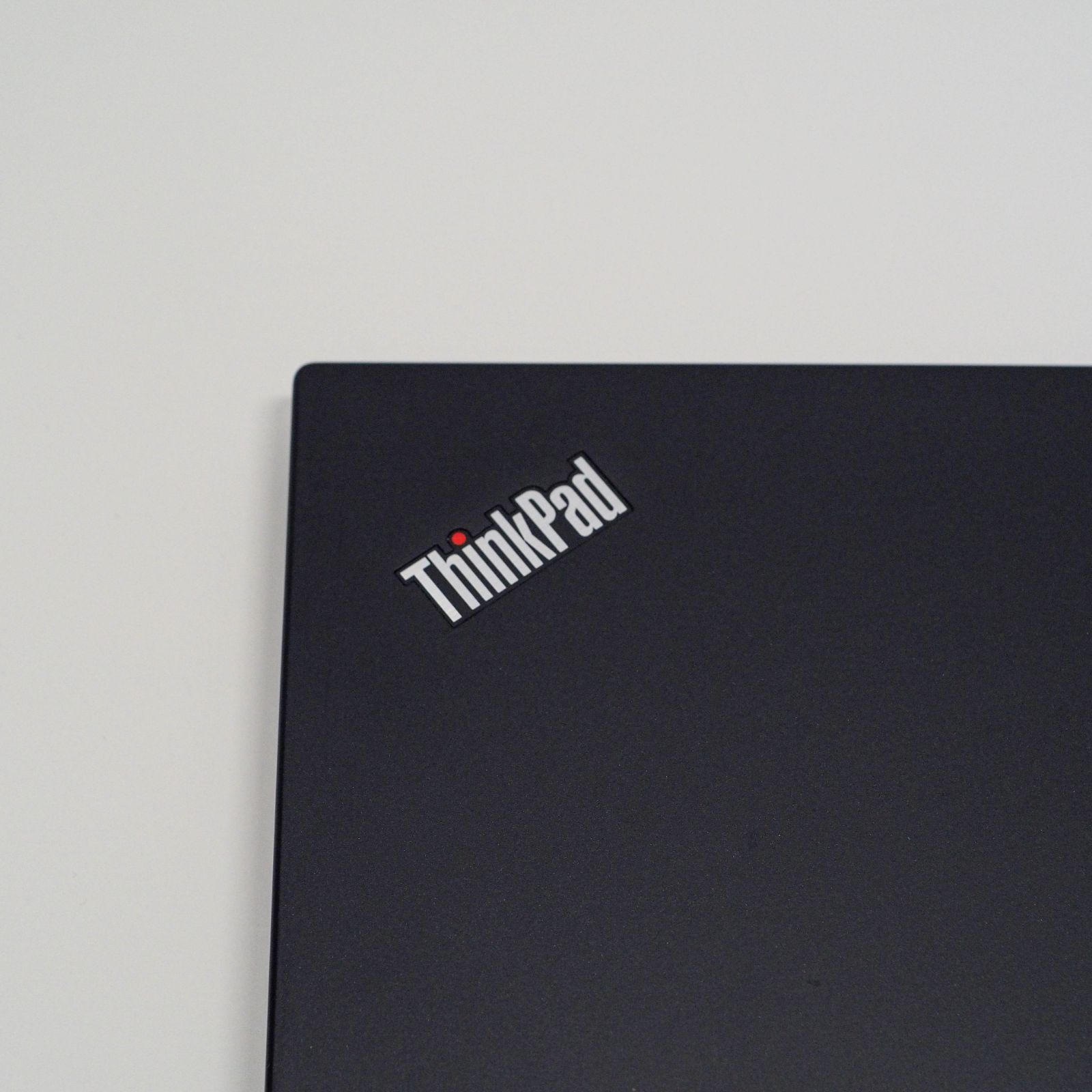 Lenovo ThinkPad T490s、32 GBメモリ、i7-8665U vPro、1TB SSD、整備