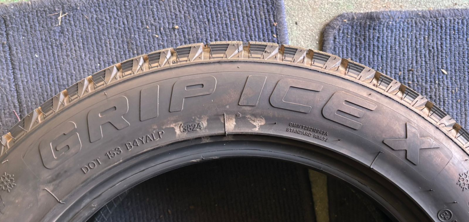  製造 溝8分山 GRIP ICE X 4本 225 55Ｒ17 スタッドレス ASP 3396 17インチ スタッドレス