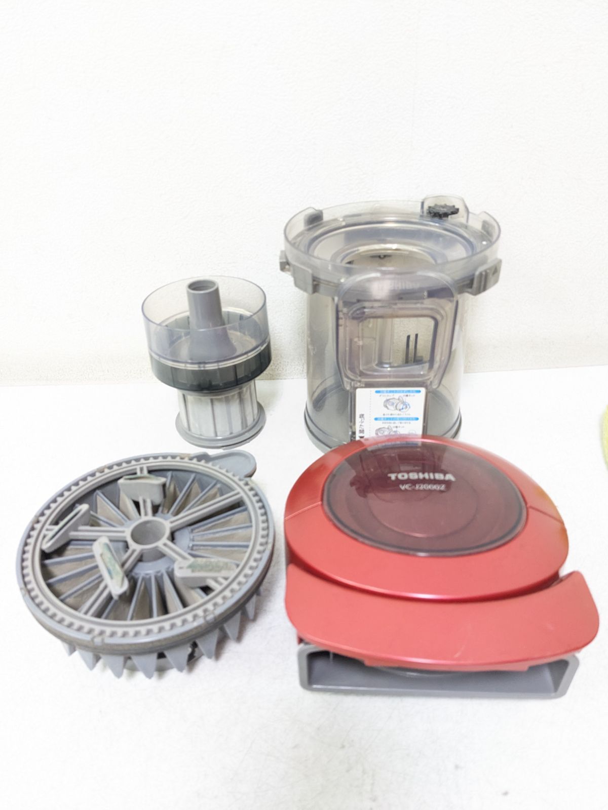 TOSHIBA VC-J2000Z-R サイクロン式掃除機 2013年製 ヘッド無し - メルカリ